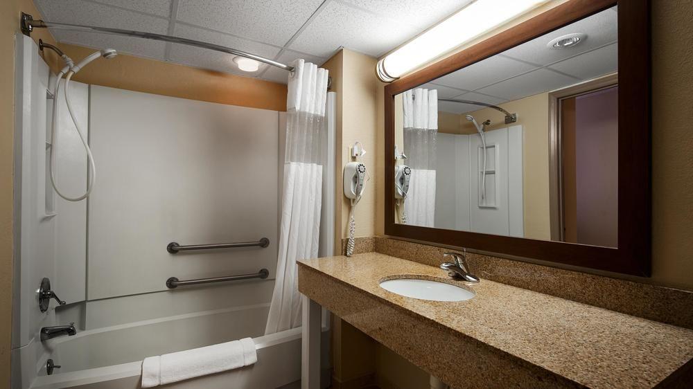Quality Inn Radford-West Blacksburg I-81 Exterior photo