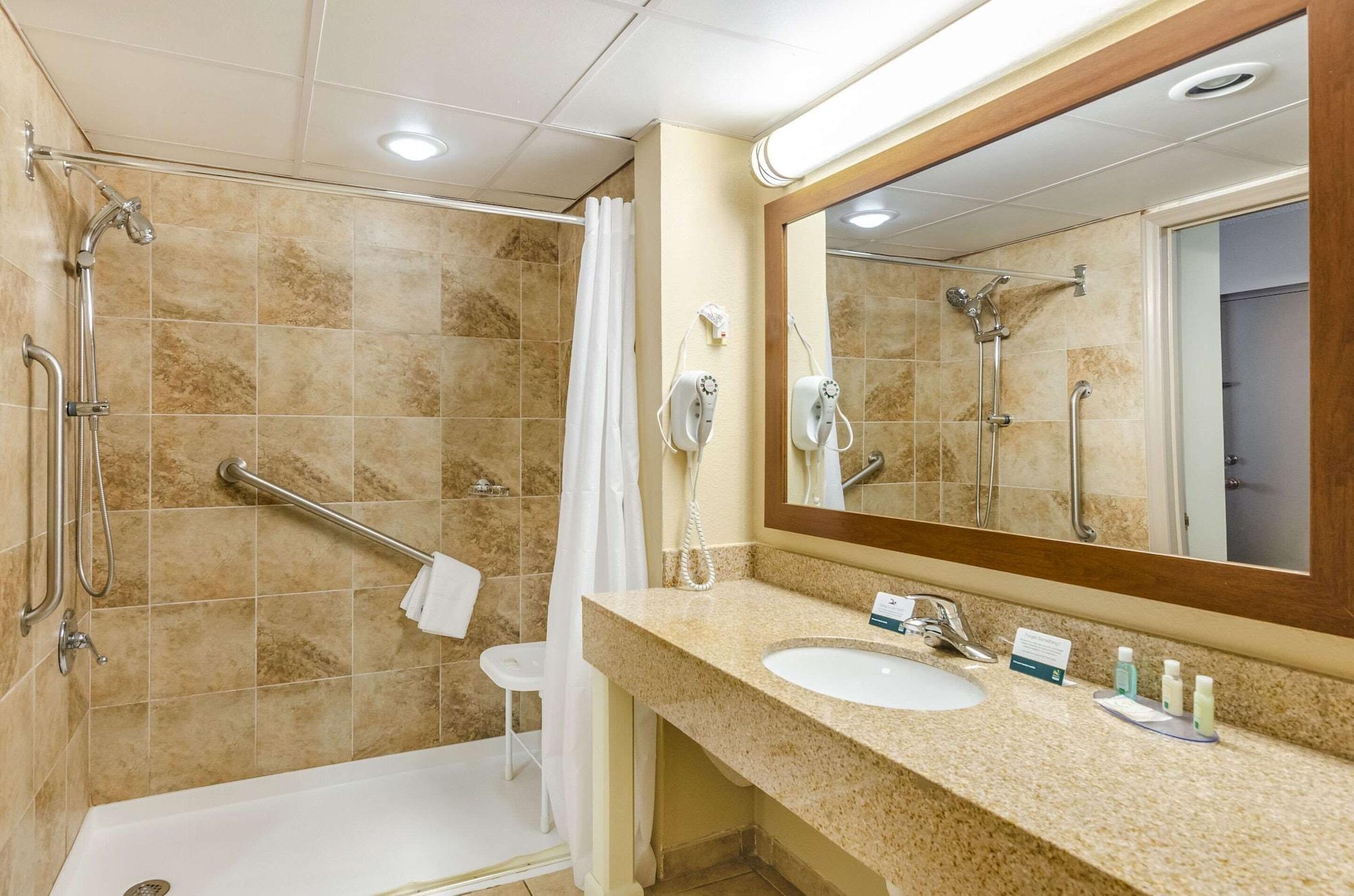 Quality Inn Radford-West Blacksburg I-81 Exterior photo
